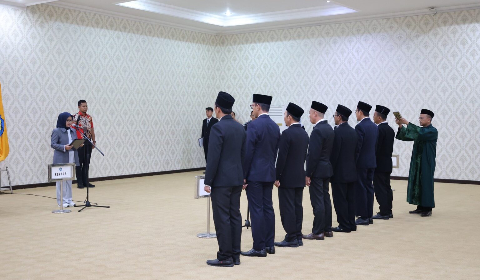 Unila Perkuat Layanan Pendidikan Melalui Pelantikan Tenaga Kependidikan