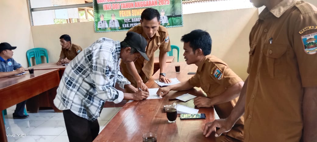 Pekon Sumber Rejo Salurkan BLT-DD Tahap II, Prioritaskan Warga Miskin Ekstrem