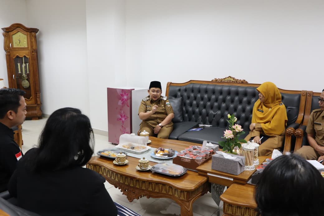 Wabup Pesibar Sambut Audiensi UIM, Bahas PMB dan Pengembangan Pariwisata