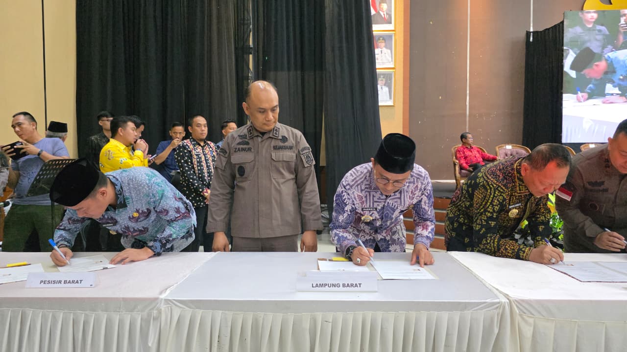 Bupati Lampung Barat Teken MoU Jaksa Garda Desa dengan Kejari