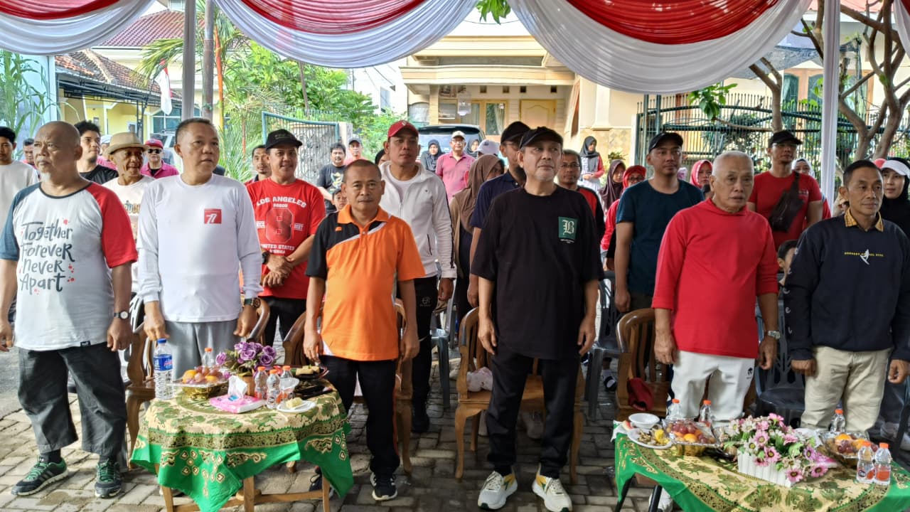 Ratusan Warga RT 07 Gedong Meneng ikuti Jalan Sehat Bersama