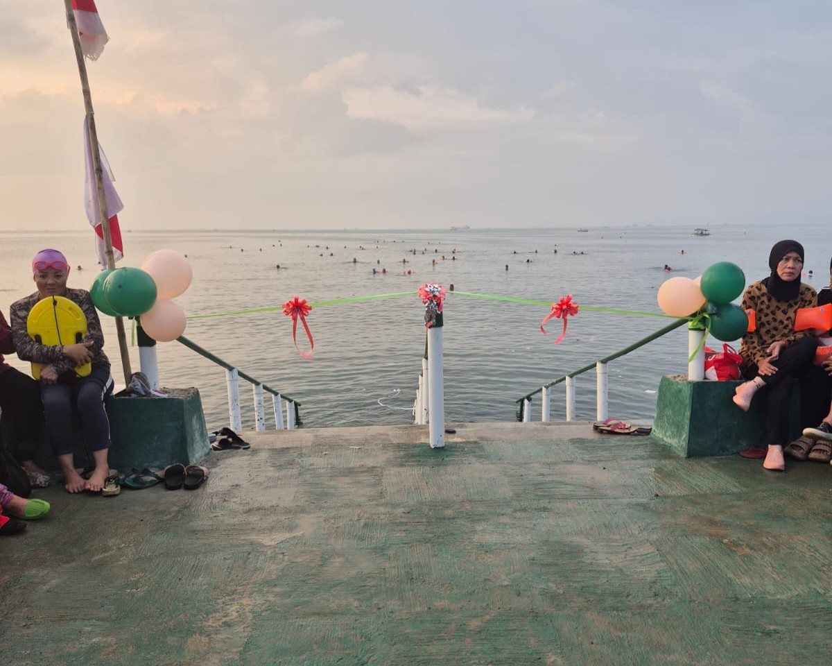 KORAL Lampung Resmikan Tangga Cor Menuju Laut di Pantai Kunyit