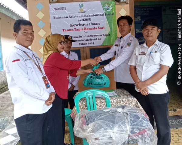 Dukung UMKM, Kemensos Salurkan Bantuan Asistensi Wirausaha di Pulau Pisang
